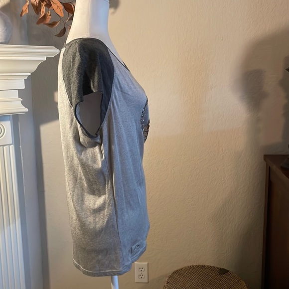 Converse One Star - NWOT - tee with sequins; grey and silver; size XL - Picture 3 of 6